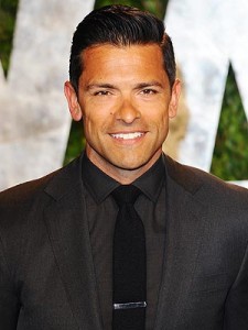 mark-consuelos-300
